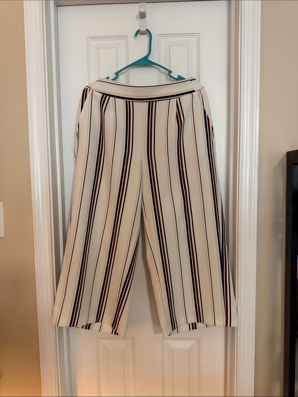 High-Rise Striped Wide-Leg Cropped Pants - Cream